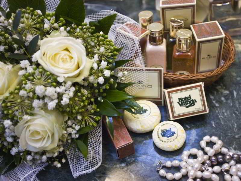 Hotel Vittoria Пезаро Экстерьер фото Wedding Favors