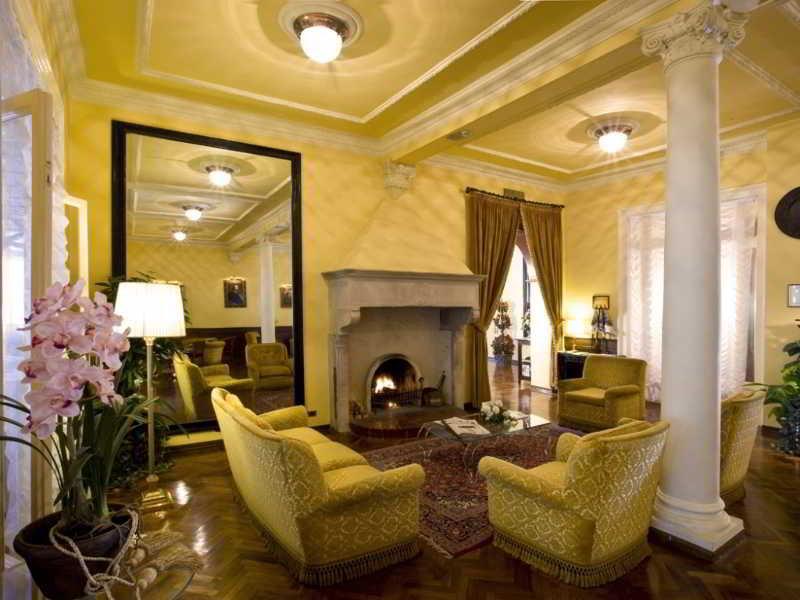 Hotel Vittoria Пезаро Экстерьер фото The lobby of the hotel