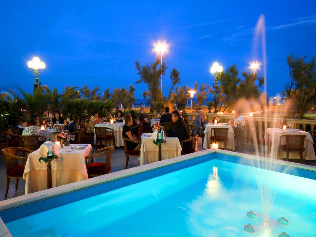 Hotel Vittoria Пезаро Экстерьер фото The restaurant