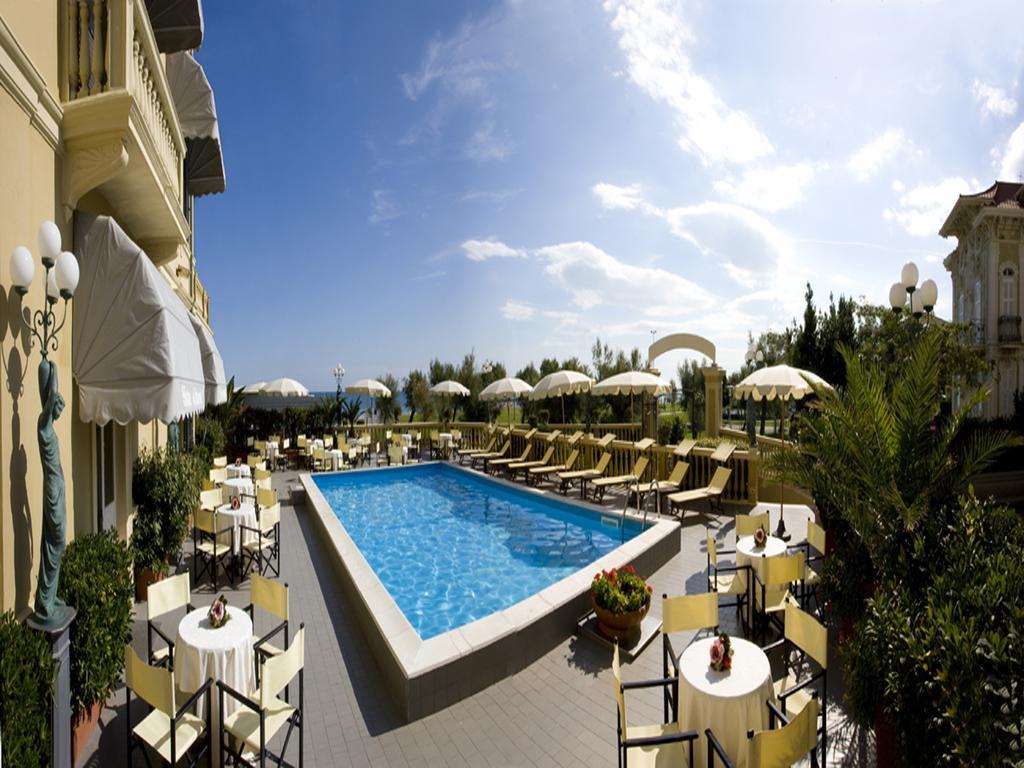 Hotel Vittoria Пезаро Экстерьер фото