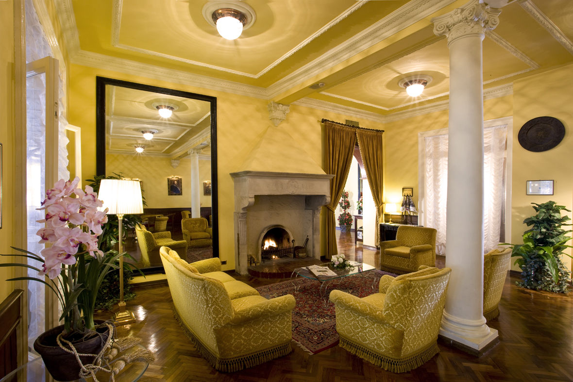 Hotel Vittoria Пезаро Интерьер фото The lobby of the Hotel de Ville