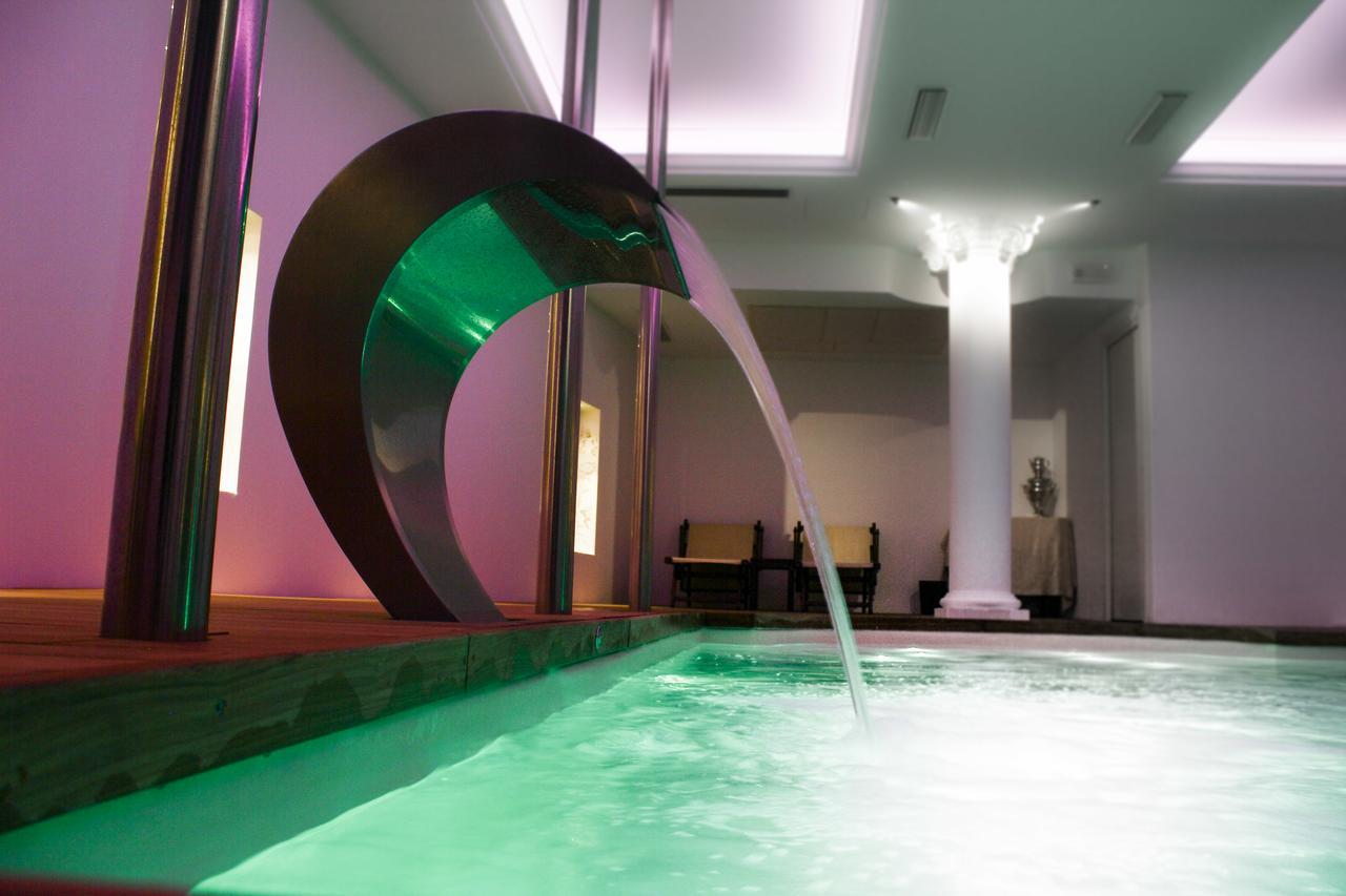 Hotel Vittoria Пезаро Экстерьер фото The spa at The Dorchester